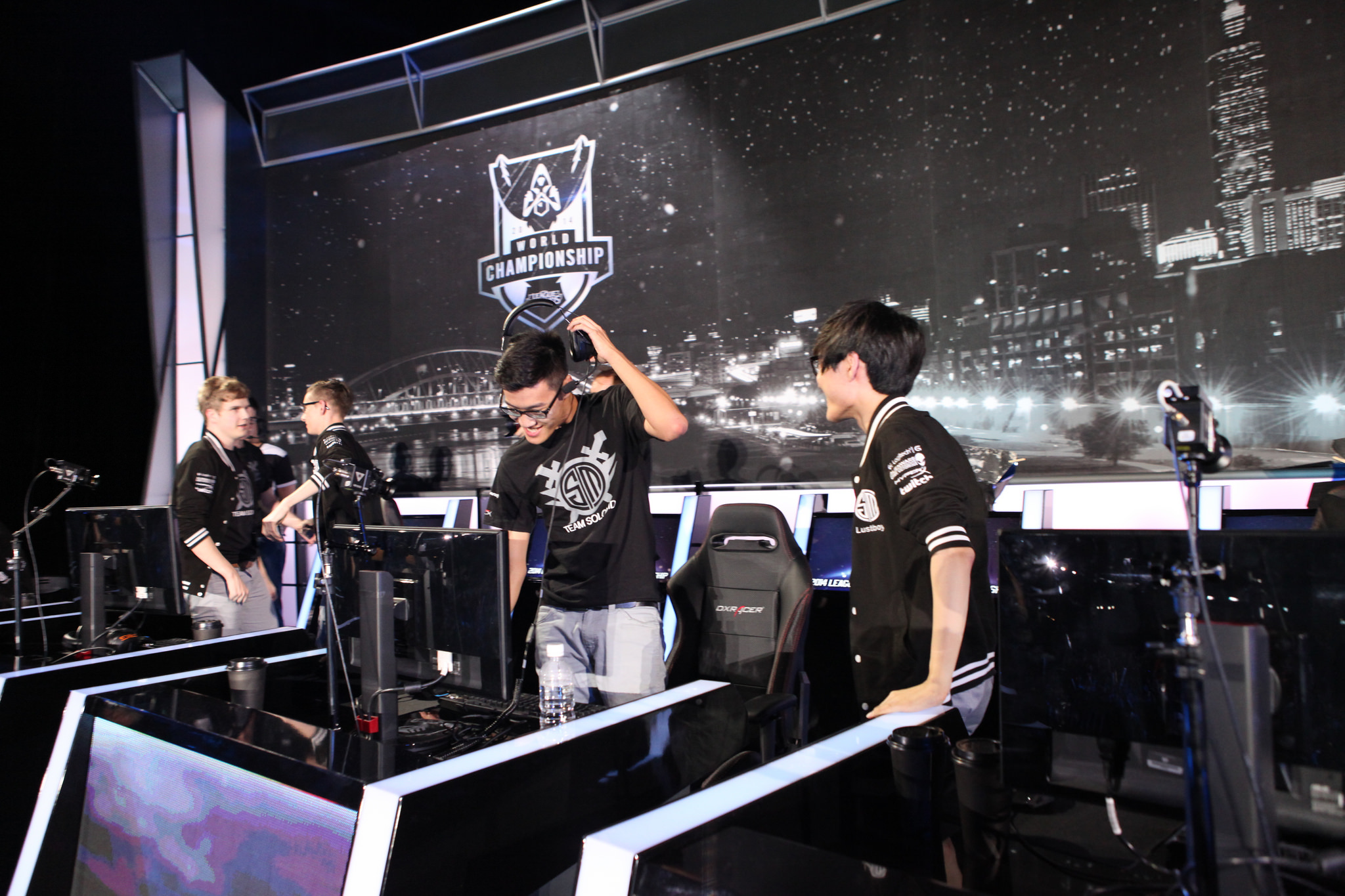 LCK第三赛段揭幕战：BRO逆袭DK，Showmaker状态引关注